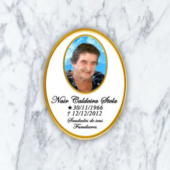 Imagem de Porcelana Oval com Borda Dourada